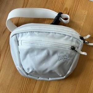 Arcteryx Mantis 1 Waist Bag, White